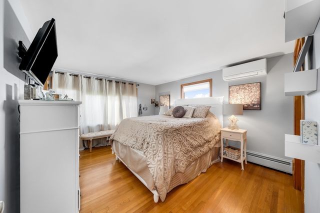 45 Sigourney St, Revere, MA 02151