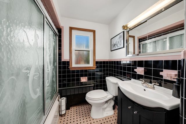 45 Sigourney St, Revere, MA 02151