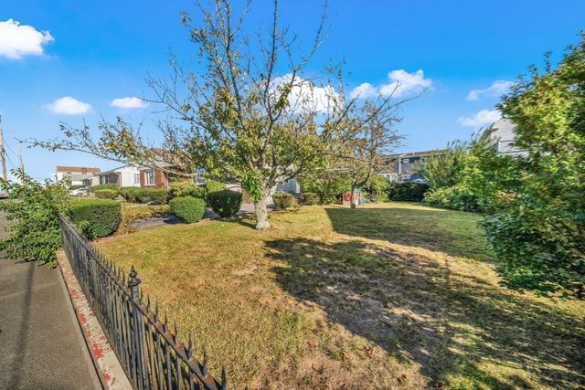 45 Sigourney St, Revere, MA 02151