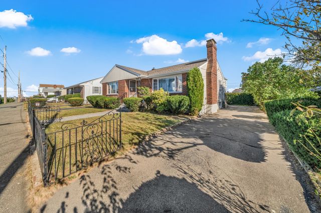 45 Sigourney St, Revere, MA 02151