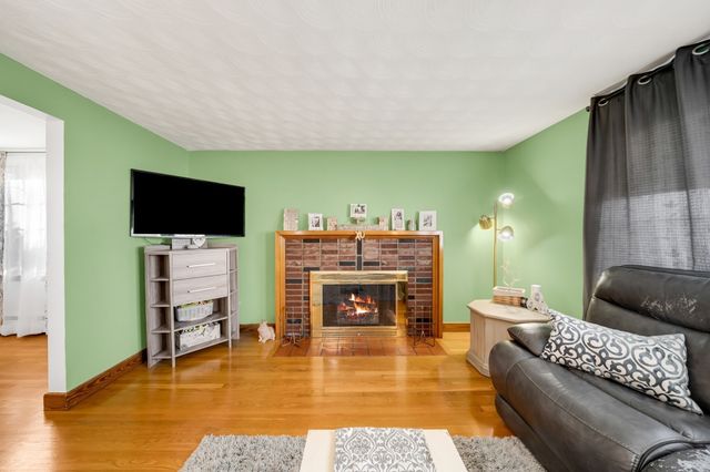 45 Sigourney St, Revere, MA 02151