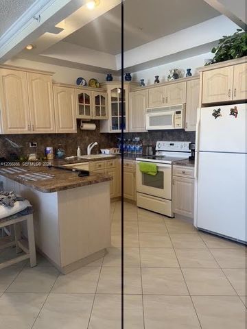 5601 Collins Ave 1723, Miami Beach, FL 33140
