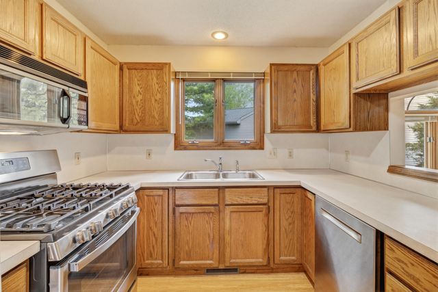 643 Crestview Street 27, Holland, MI 49423