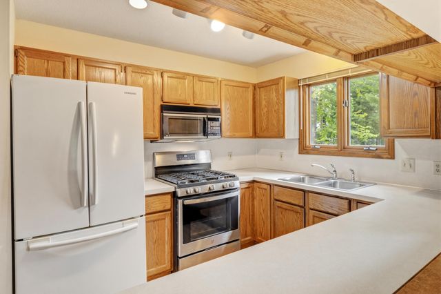 643 Crestview Street 27, Holland, MI 49423