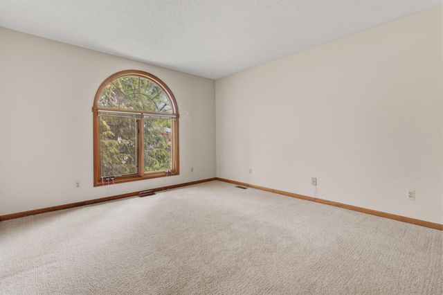 643 Crestview Street 27, Holland, MI 49423