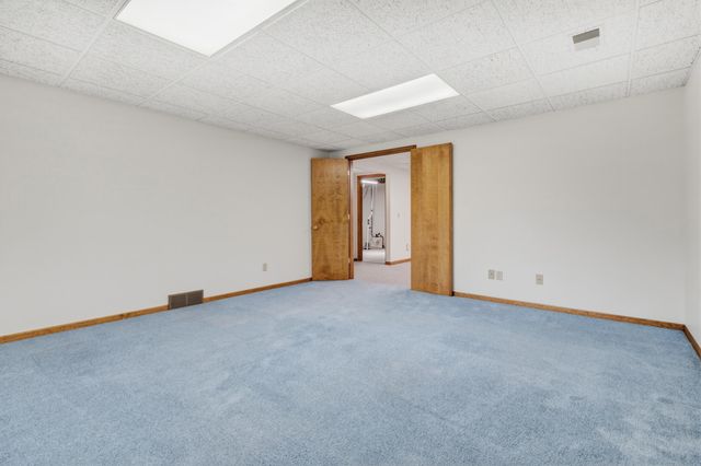 643 Crestview Street 27, Holland, MI 49423
