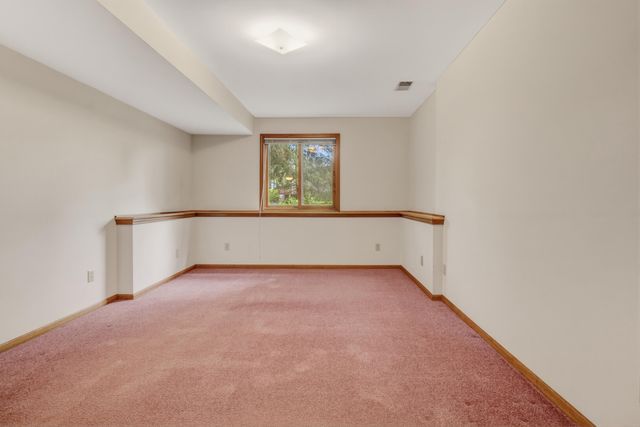 643 Crestview Street 27, Holland, MI 49423