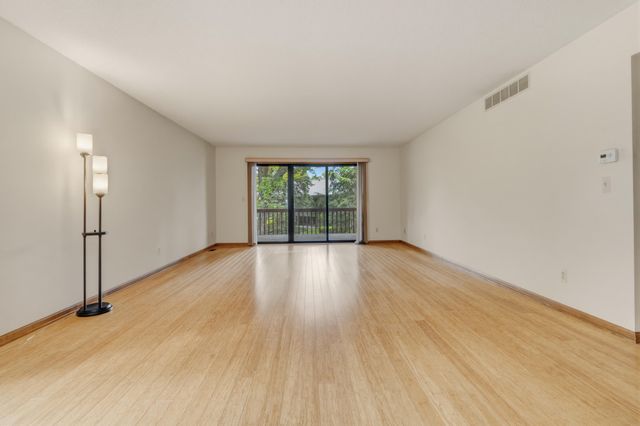 643 Crestview Street 27, Holland, MI 49423