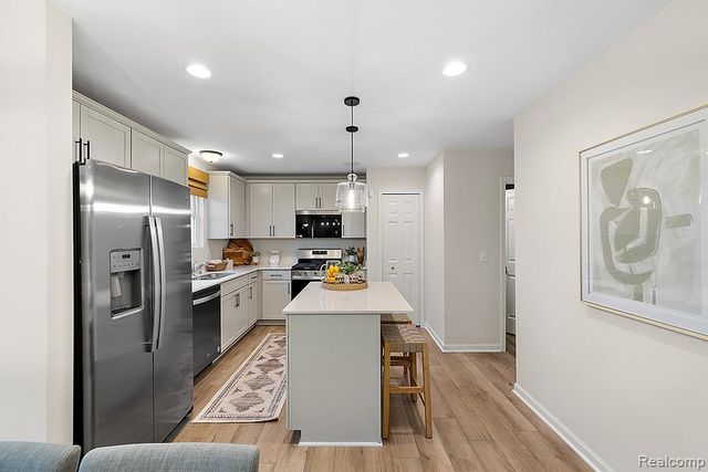 58254 Pembrooke Avenue, New Haven Village, MI 48048