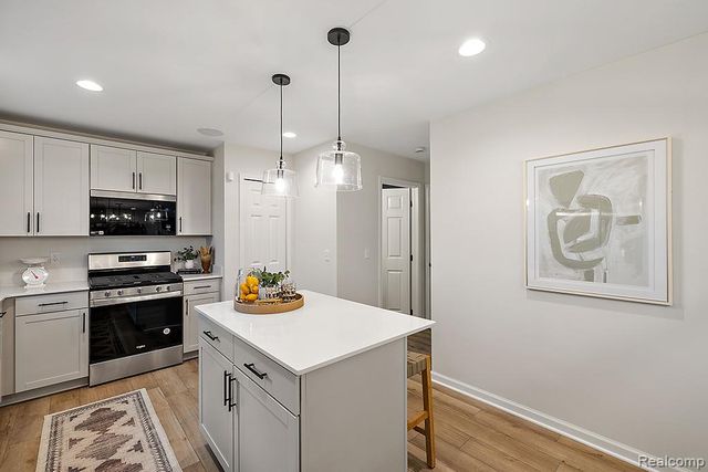 58254 Pembrooke Avenue, New Haven Village, MI 48048