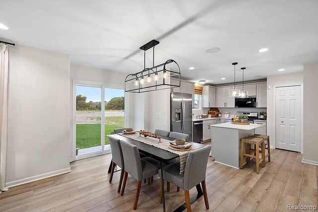 58254 Pembrooke Avenue, New Haven Village, MI 48048