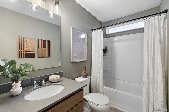 58254 Pembrooke Avenue, New Haven Village, MI 48048