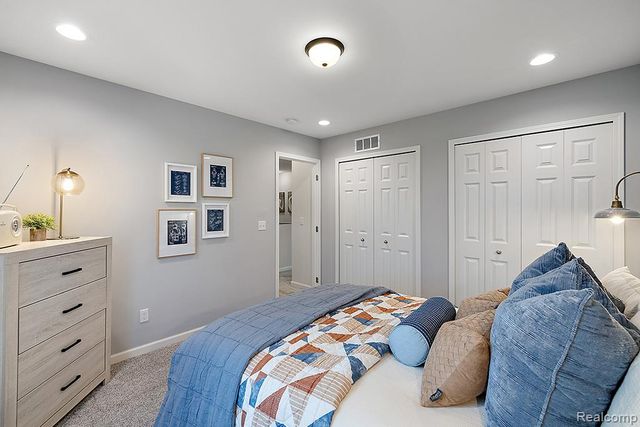 58254 Pembrooke Avenue, New Haven Village, MI 48048