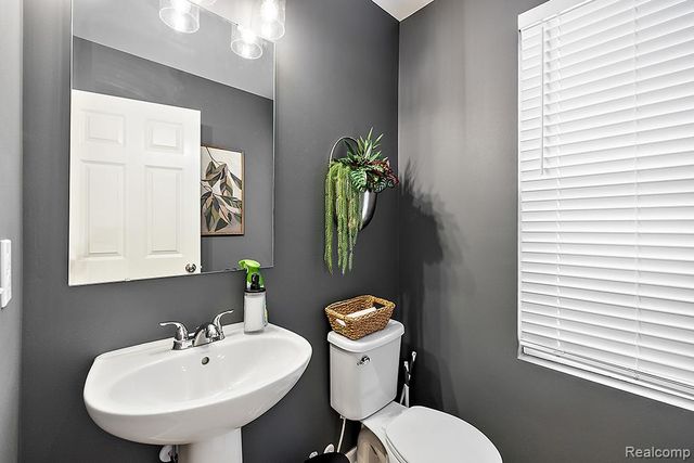 58254 Pembrooke Avenue, New Haven Village, MI 48048