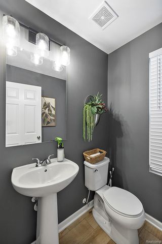 58254 Pembrooke Avenue, New Haven Village, MI 48048