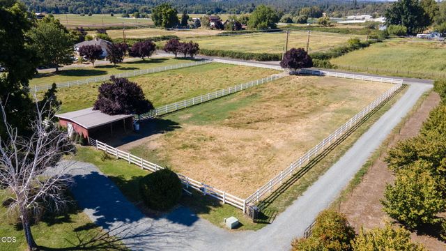 4867 Lower River Road, Grants Pass, OR 97526