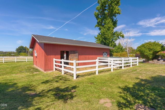 4867 Lower River Road, Grants Pass, OR 97526