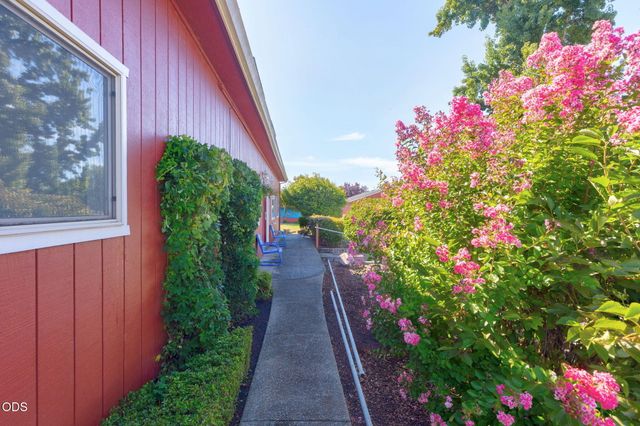 4867 Lower River Road, Grants Pass, OR 97526