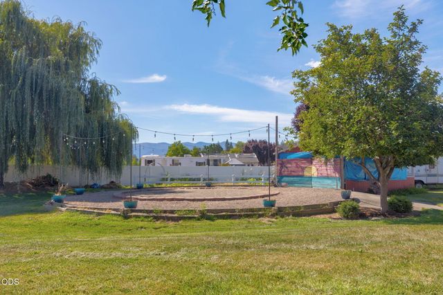 4867 Lower River Road, Grants Pass, OR 97526