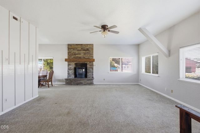 4867 Lower River Road, Grants Pass, OR 97526