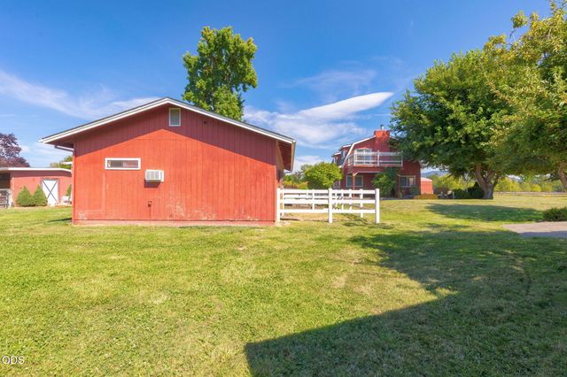 4867 Lower River Road, Grants Pass, OR 97526