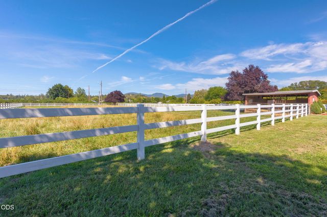 4867 Lower River Road, Grants Pass, OR 97526