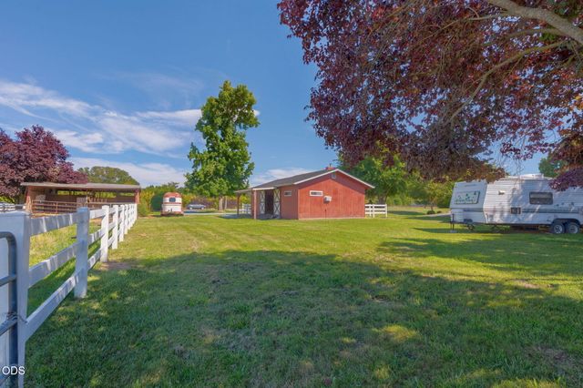 4867 Lower River Road, Grants Pass, OR 97526