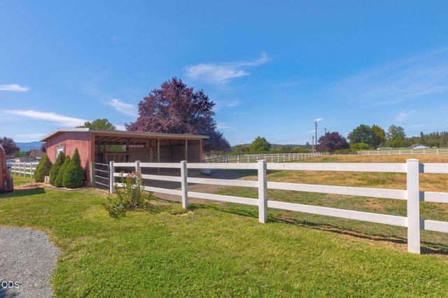 4867 Lower River Road, Grants Pass, OR 97526