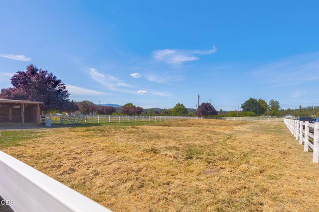 4867 Lower River Road, Grants Pass, OR 97526