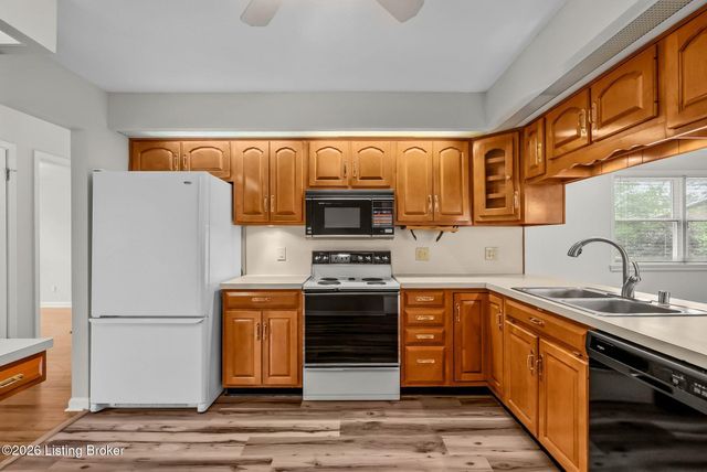 3202 Pomeroy Dr, Louisville, KY 40220