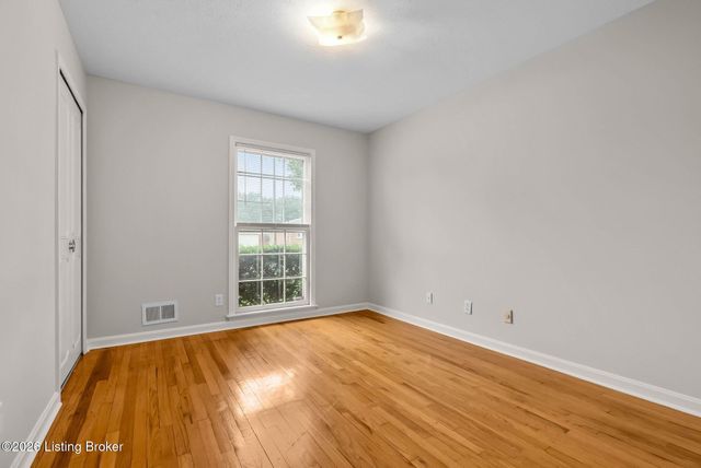 3202 Pomeroy Dr, Louisville, KY 40220
