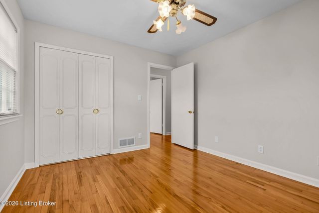 3202 Pomeroy Dr, Louisville, KY 40220