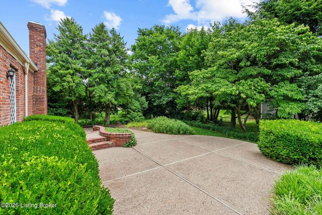 3202 Pomeroy Dr, Louisville, KY 40220