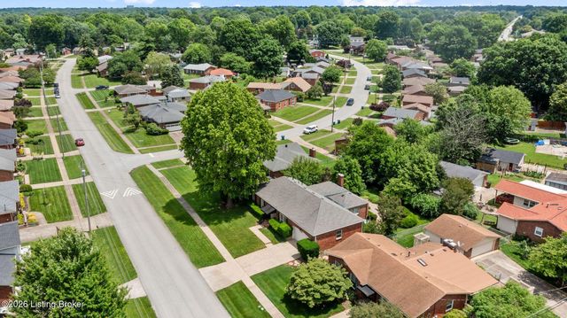 3202 Pomeroy Dr, Louisville, KY 40220