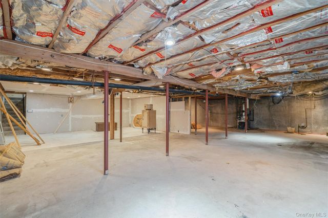 4 Laurel Lane, Shirley, NY 11967