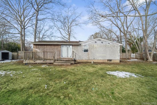 4 Laurel Lane, Shirley, NY 11967