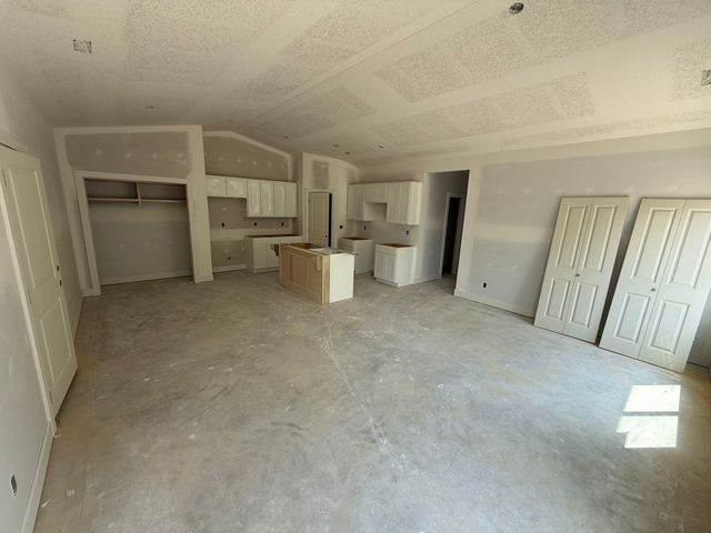 2929 S Bunker Hill Ct, Wichita, KS 67210