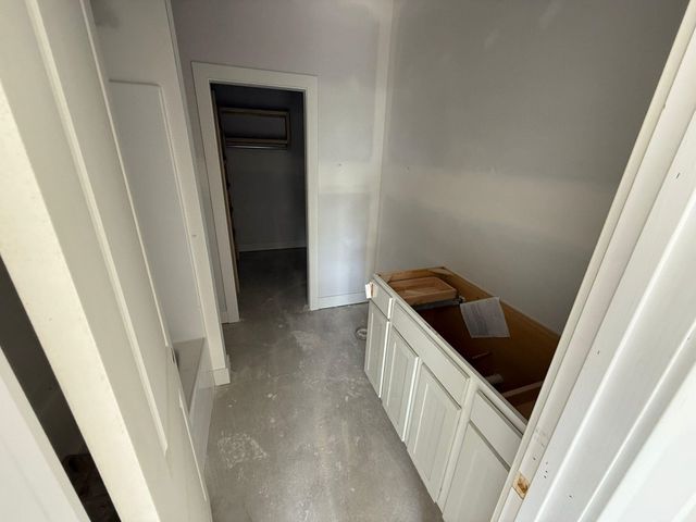 2929 S Bunker Hill Ct, Wichita, KS 67210