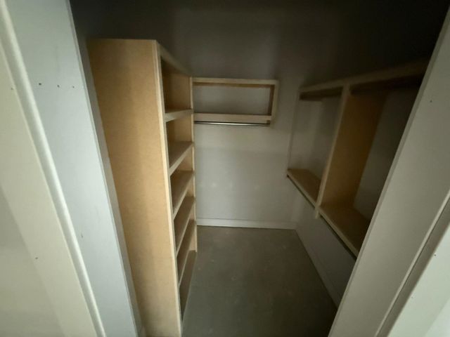 2929 S Bunker Hill Ct, Wichita, KS 67210