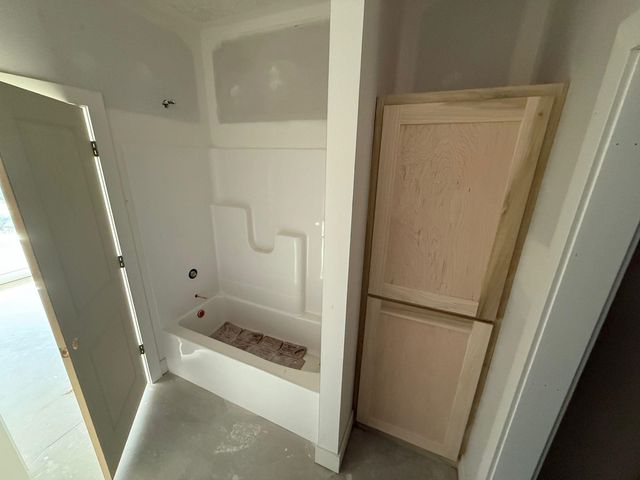 2929 S Bunker Hill Ct, Wichita, KS 67210