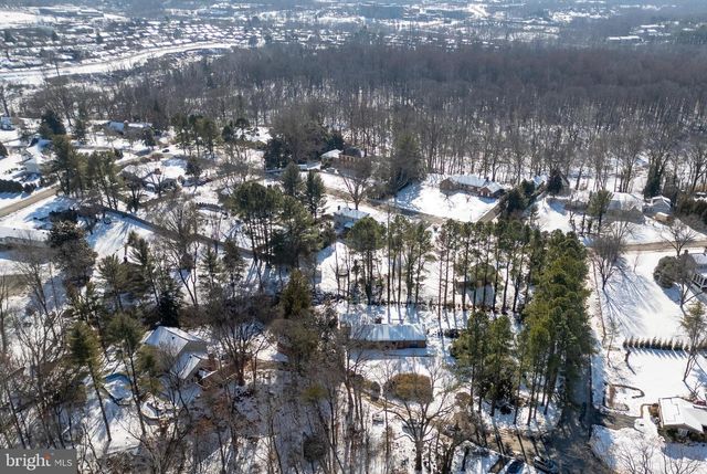 1 WALTER CIR, Fredericksburg, VA 22405