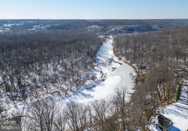 1 WALTER CIR, Fredericksburg, VA 22405