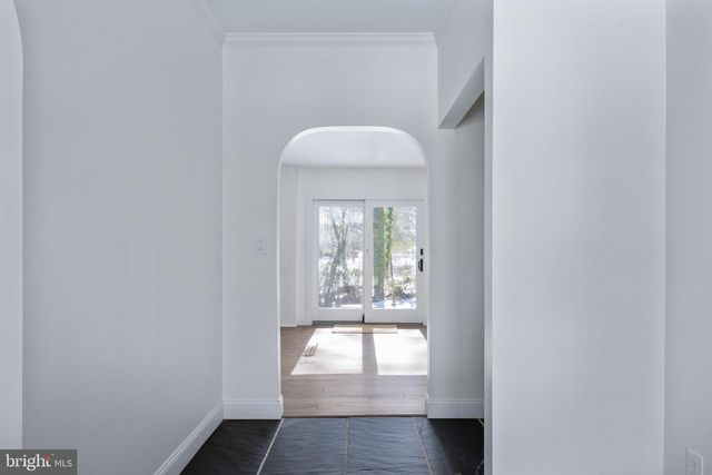 1 WALTER CIR, Fredericksburg, VA 22405