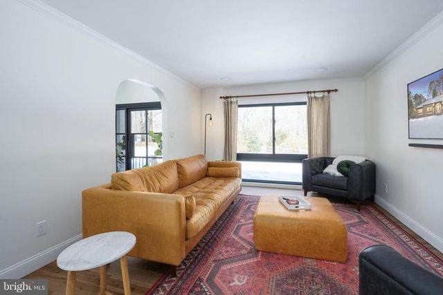 1 WALTER CIR, Fredericksburg, VA 22405