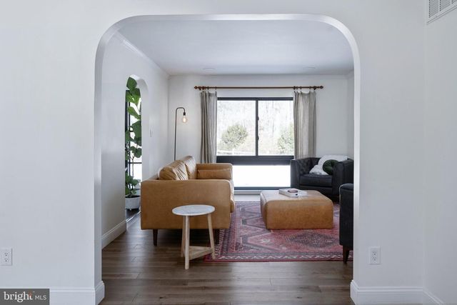 1 WALTER CIR, Fredericksburg, VA 22405