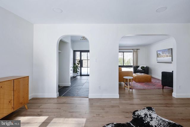 1 WALTER CIR, Fredericksburg, VA 22405