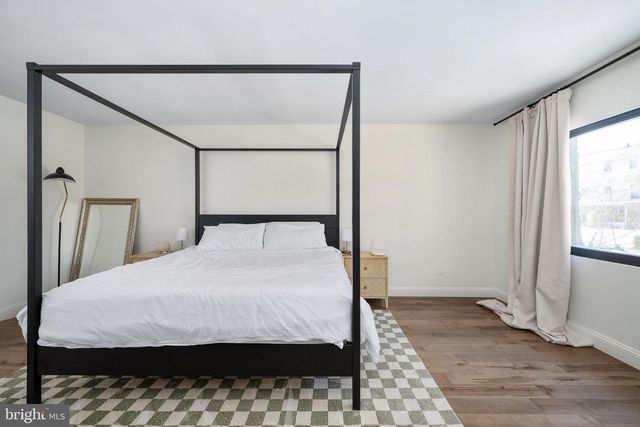 1 WALTER CIR, Fredericksburg, VA 22405