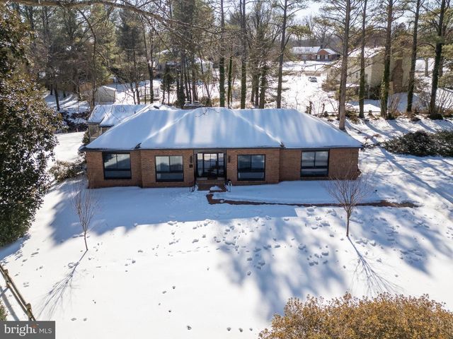 1 WALTER CIR, Fredericksburg, VA 22405