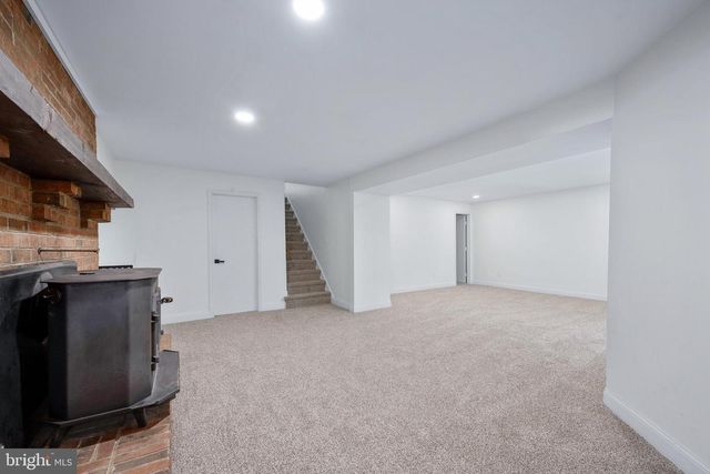 1 WALTER CIR, Fredericksburg, VA 22405