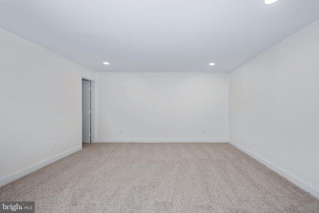 1 WALTER CIR, Fredericksburg, VA 22405